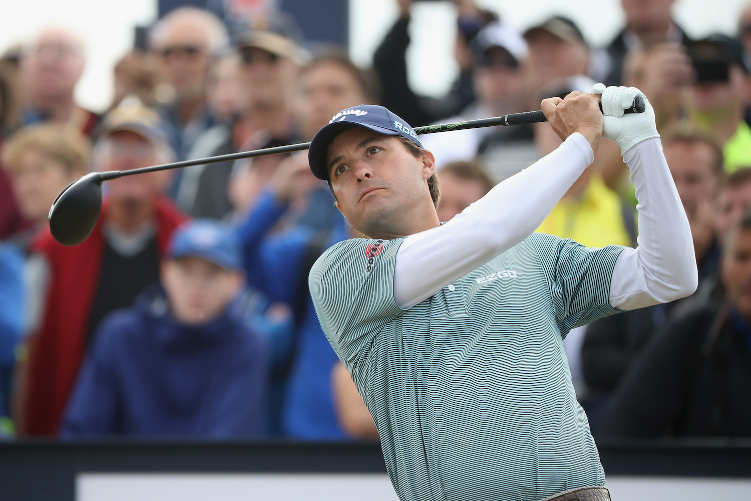 Housemates Kisner and Johnson share Open lead