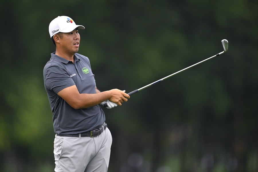 Ditch the 3-wood for a 1-iron? That’s exactly what this PGA Tour star did.