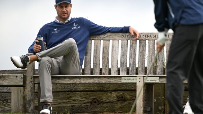 Harris English caddie