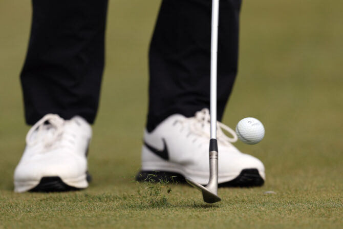 golf ball spin wedge