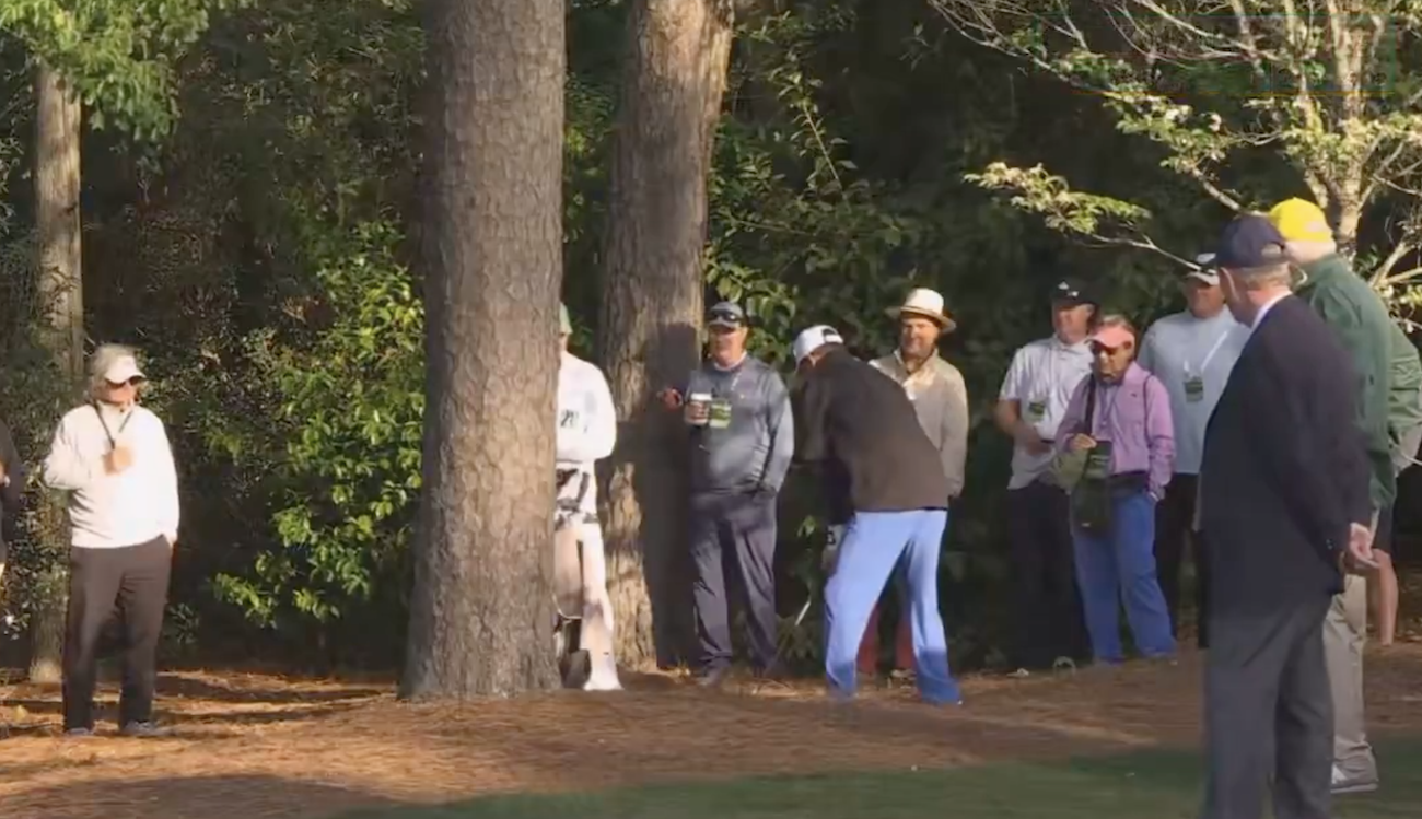 Former Masters champ avoids penalty after bizarre incident